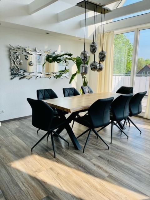 Apartment 160Qm 5 Schlafzimmer 1 Wohnzimmer Terrasse Und Balkon Wilhelmshaven Exterior photo