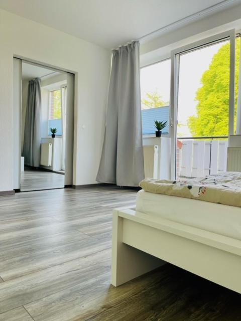 Apartment 160Qm 5 Schlafzimmer 1 Wohnzimmer Terrasse Und Balkon Wilhelmshaven Exterior photo