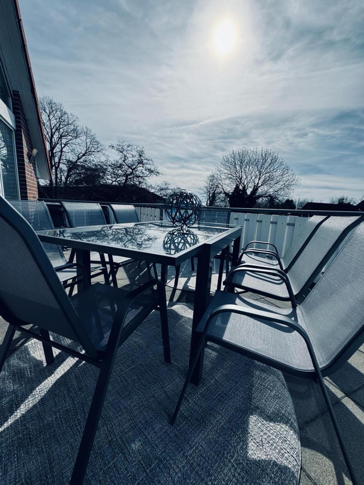Apartment 160Qm 5 Schlafzimmer 1 Wohnzimmer Terrasse Und Balkon Wilhelmshaven Exterior photo